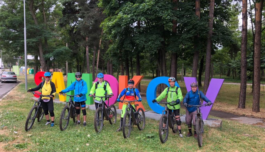4 ימי רכיבה על אופני שטח חשמליים בבורובץ, בולגריה בתחילת אוגוסט